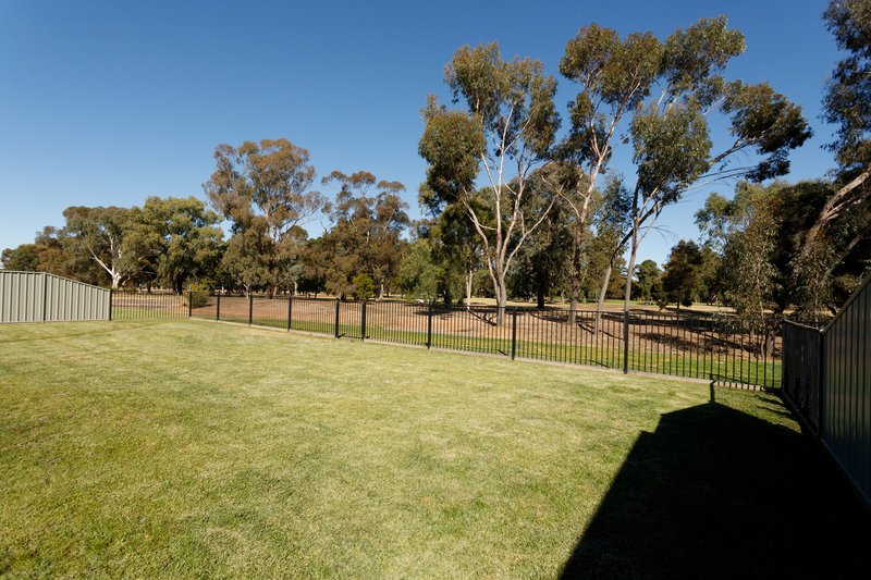 Photo - 22 Seminole Way, Tatura VIC 3616 - Image 19