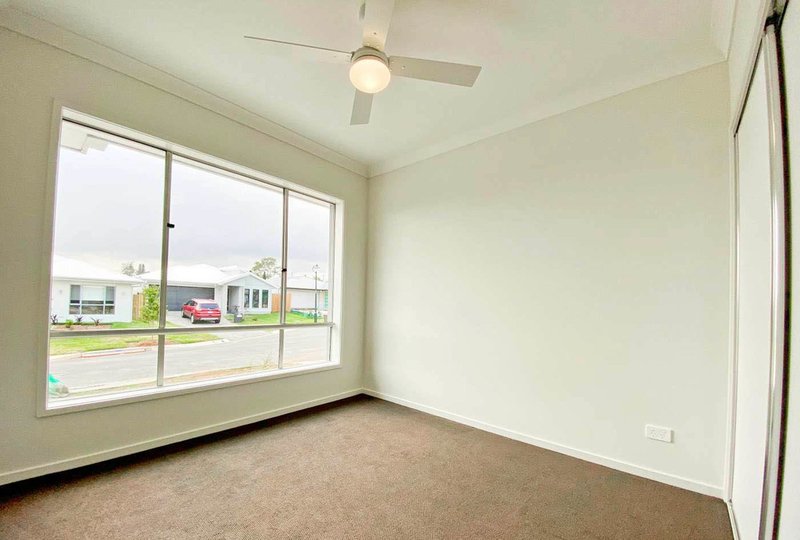 Photo - 22 Serene Court, Bray Park QLD 4500 - Image 6