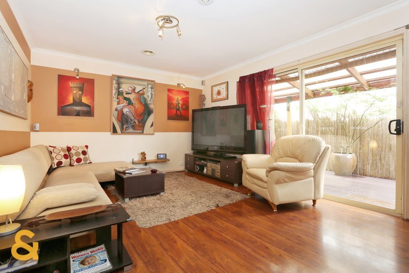 Photo - 22 Serpens Court, Roxburgh Park VIC 3064 - Image 5