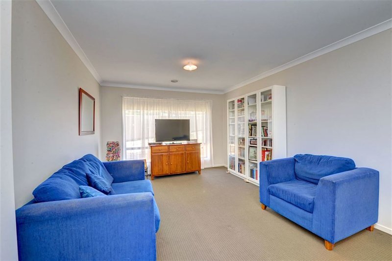 Photo - 22 Shakespeare Avenue, Mount Helen VIC 3350 - Image 8