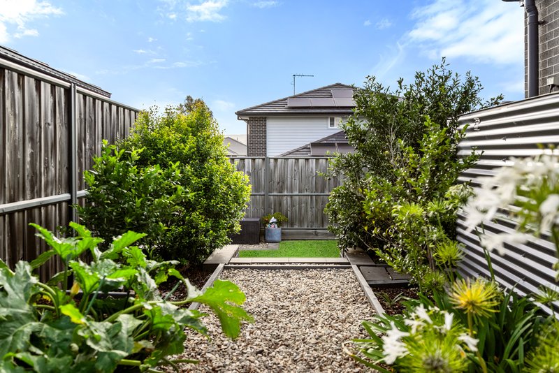 Photo - 22 Shale Hill Drive, Glenmore Park NSW 2745 - Image 27