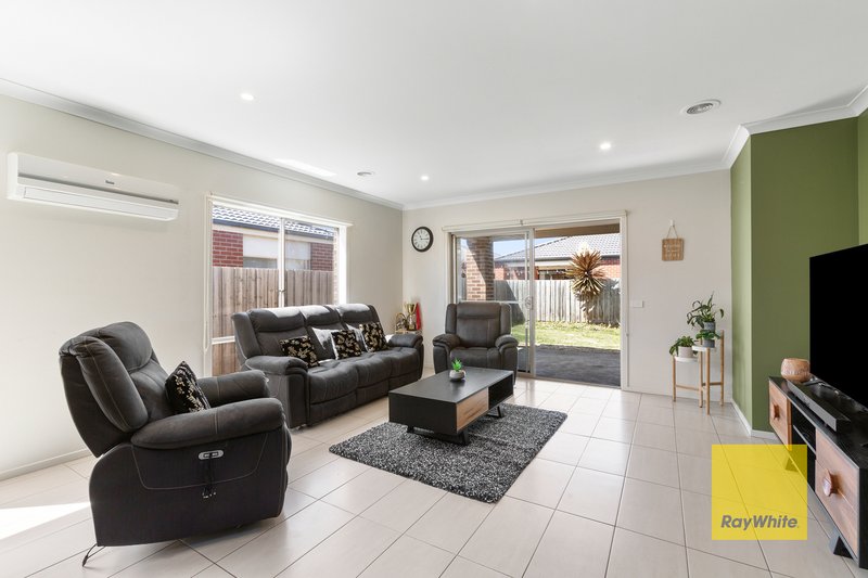 Photo - 22 Shearwater Drive, Armstrong Creek VIC 3217 - Image 8