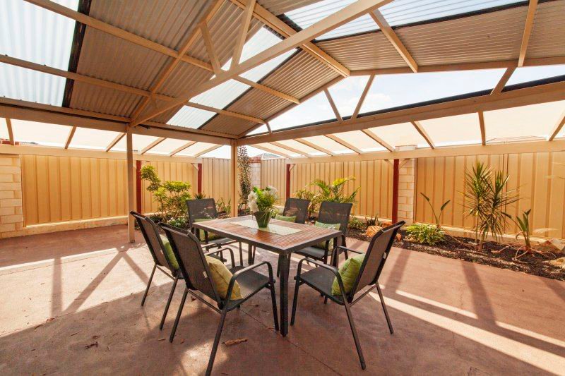 Photo - 22 Sheffield Road, Wattle Grove WA 6107 - Image 7