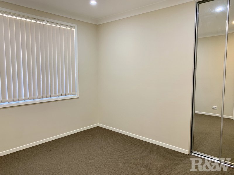 Photo - 22 Shinnick Drive, Oakhurst NSW 2761 - Image 7