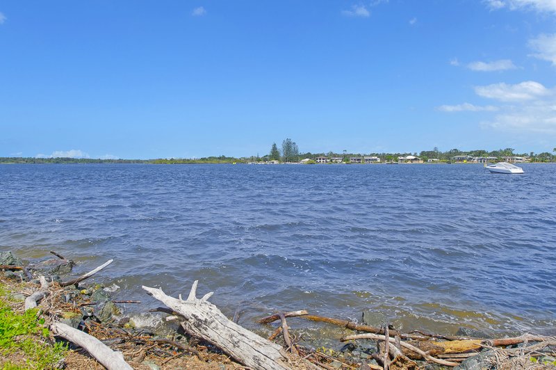 Photo - 22 Shoreline Drive, Port Macquarie NSW 2444 - Image 10