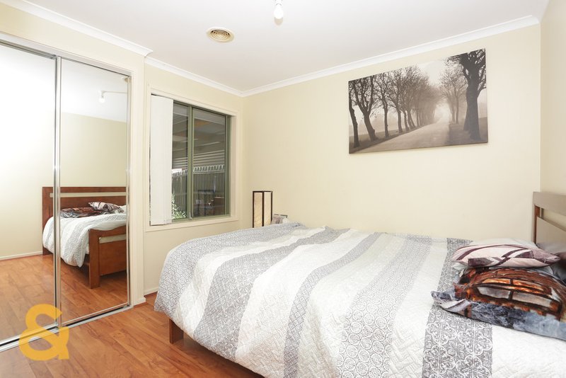 Photo - 22 Shortridge Circuit, Roxburgh Park VIC 3064 - Image 6