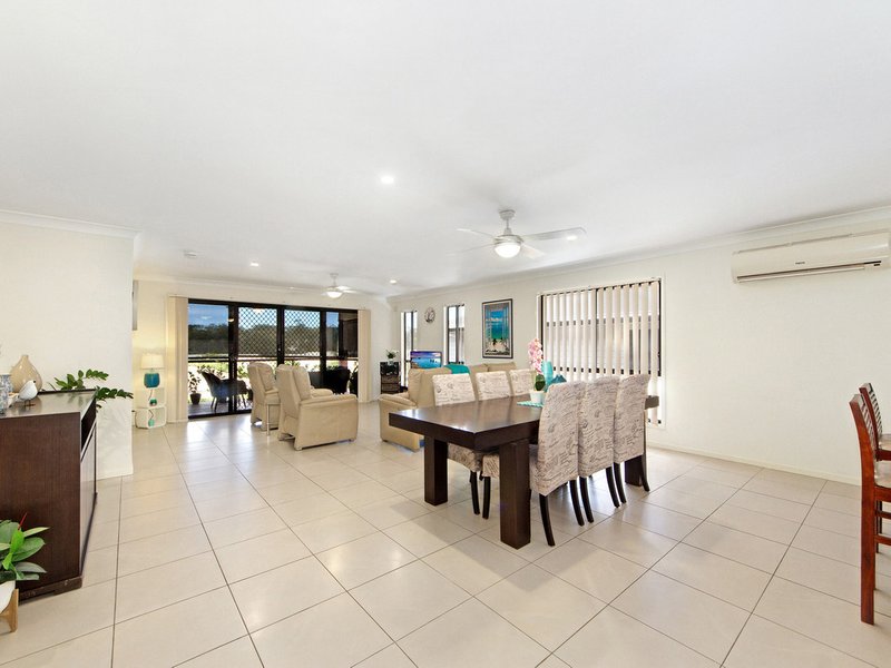 Photo - 22 Silver Gull Street, Coomera QLD 4209 - Image 4