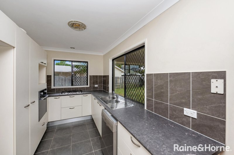 Photo - 22 Simonsen Court, Kelso QLD 4815 - Image 3