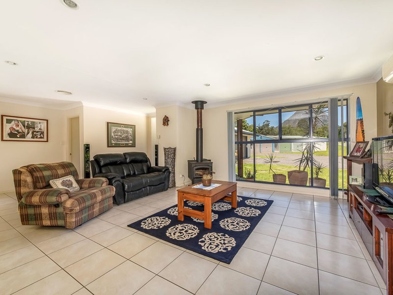 Photo - 22 Smedley Drive, Pomona QLD 4568 - Image 2