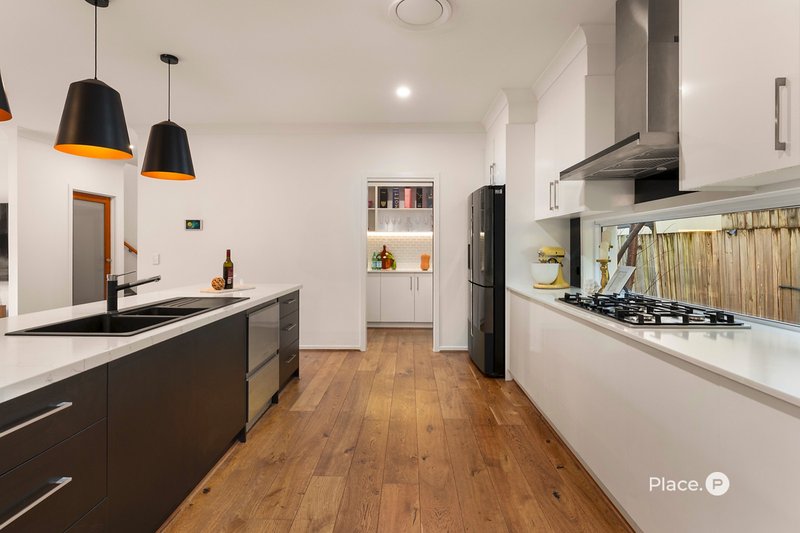 Photo - 22 Southview Crescent, Carindale QLD 4152 - Image 6