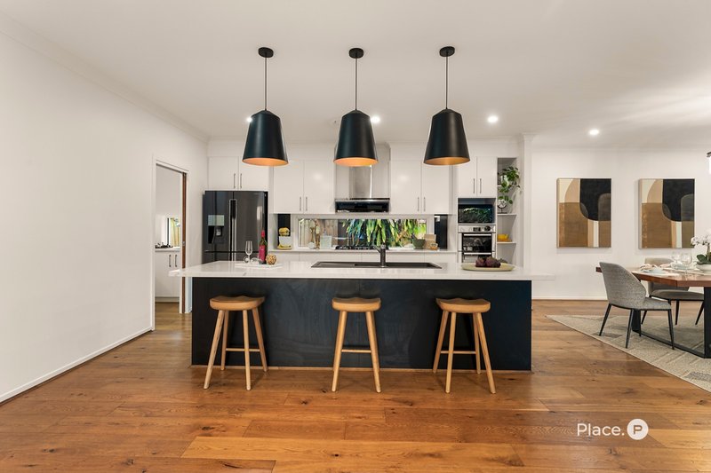 Photo - 22 Southview Crescent, Carindale QLD 4152 - Image 7