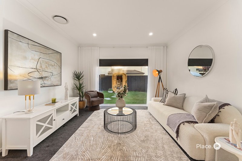 Photo - 22 Southview Crescent, Carindale QLD 4152 - Image 11