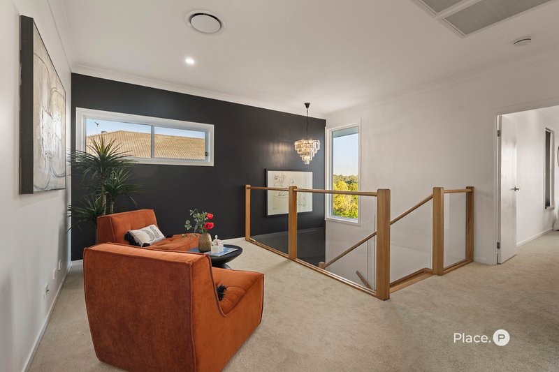 Photo - 22 Southview Crescent, Carindale QLD 4152 - Image 12