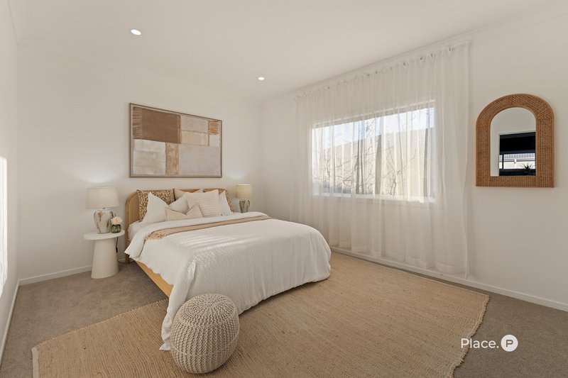 Photo - 22 Southview Crescent, Carindale QLD 4152 - Image 16