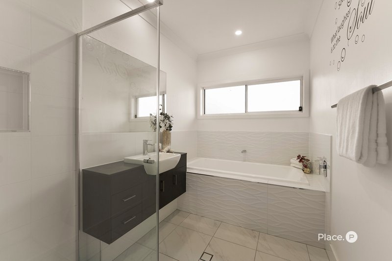 Photo - 22 Southview Crescent, Carindale QLD 4152 - Image 19