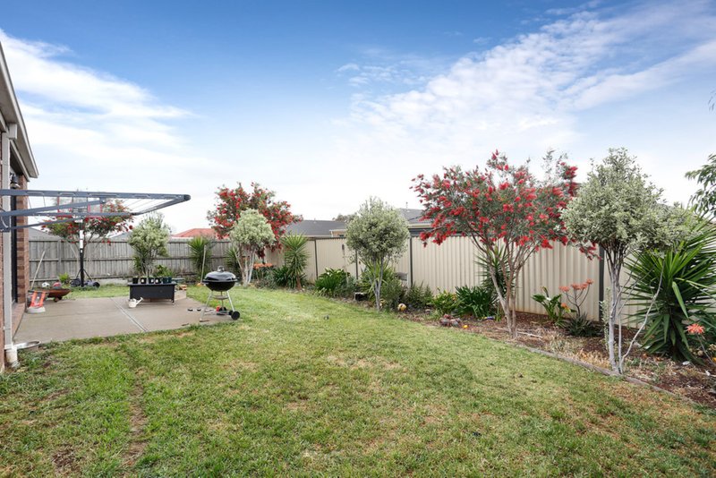 Photo - 22 Spearfelt Street, Kurunjang VIC 3337 - Image 4