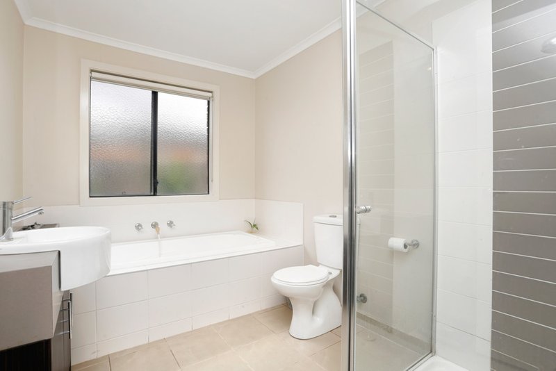 Photo - 22 Spearfelt Street, Kurunjang VIC 3337 - Image 8