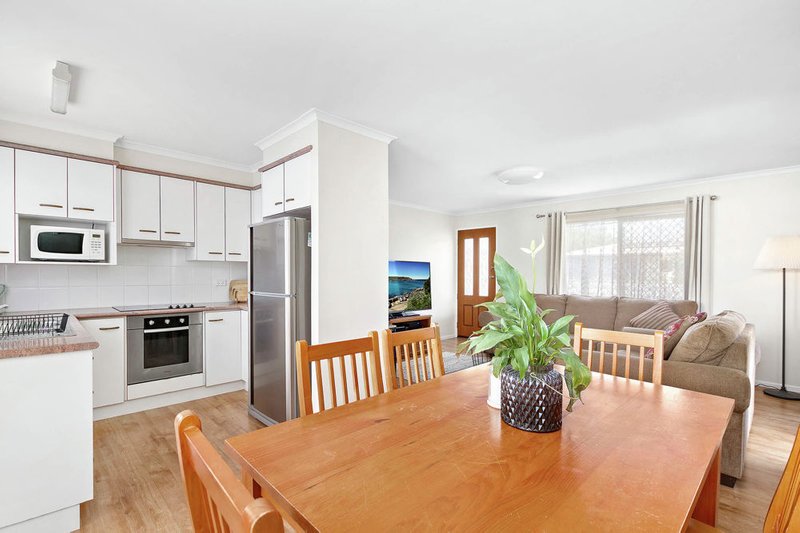 Photo - 22 Sportsground Street, Redcliffe QLD 4020 - Image 5