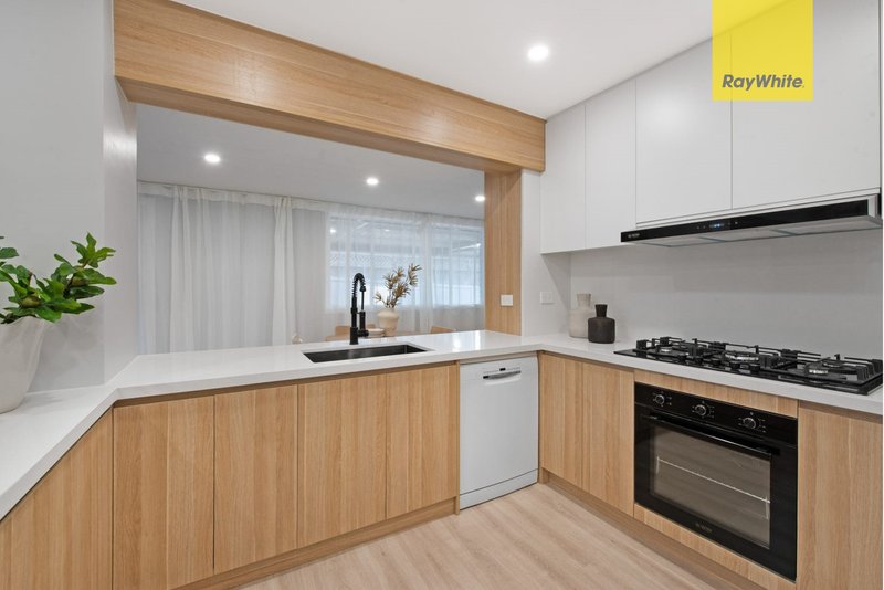 Photo - 22 Spring Road, Kellyville NSW 2155 - Image 3
