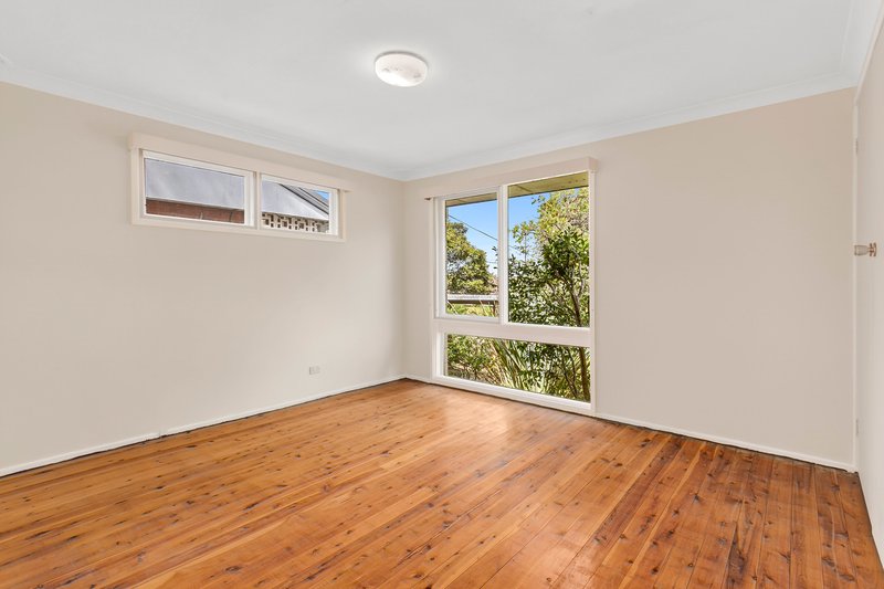 Photo - 22 Springvale Avenue, Frenchs Forest NSW 2086 - Image 6