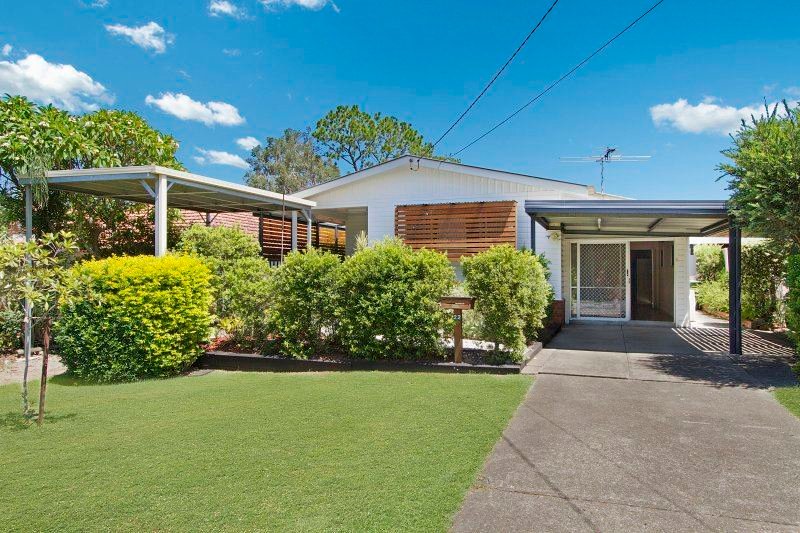 Photo - 22 St Clements Road, Oxley QLD 4075 - Image 1