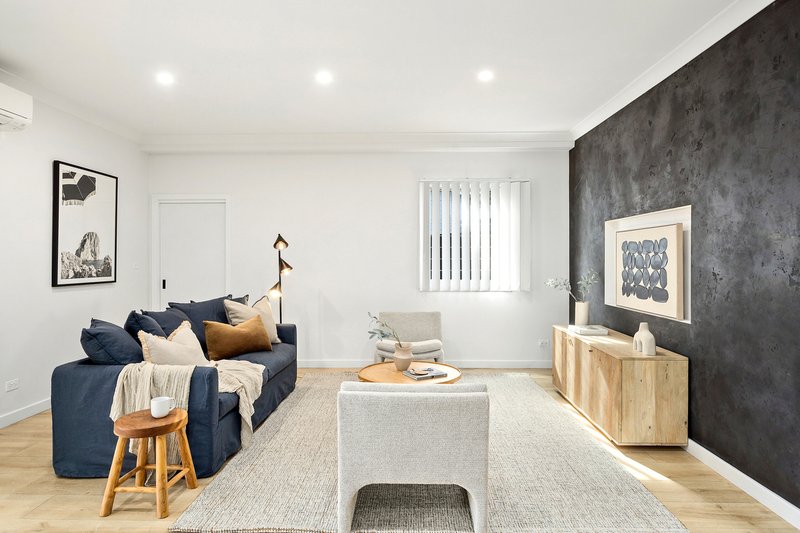 Photo - 22 St Johns Avenue, Mangerton NSW 2500 - Image 6