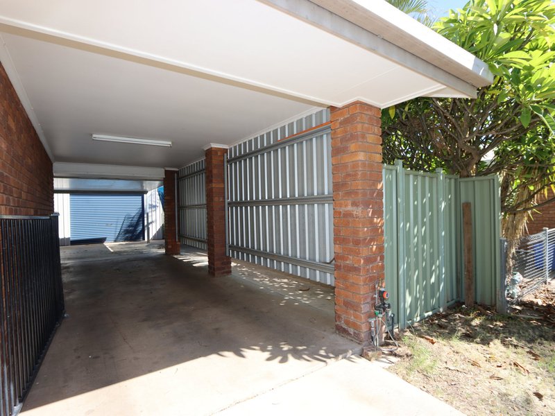 Photo - 22 Staal Crescent, Emerald QLD 4720 - Image 12