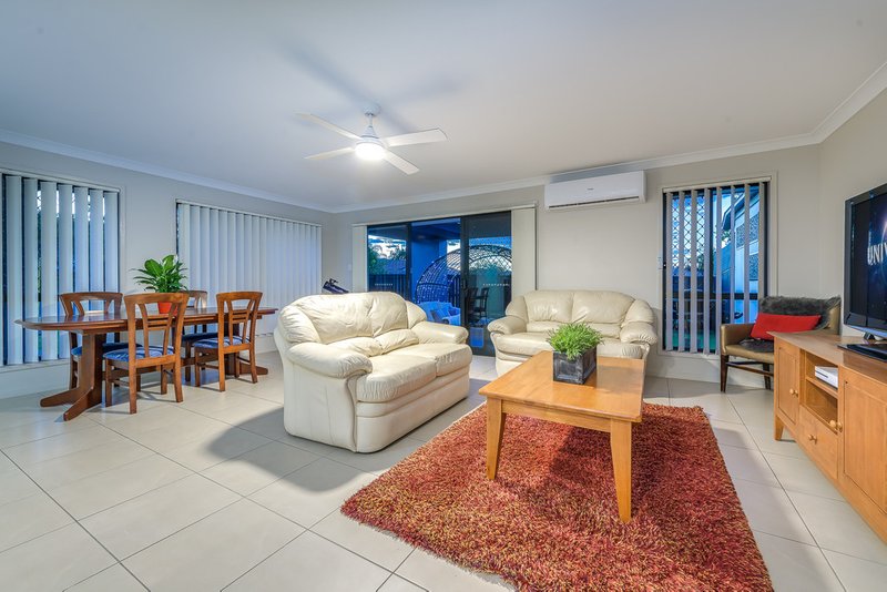 Photo - 2/2 Starkey Street, Pacific Pines QLD 4211 - Image 3