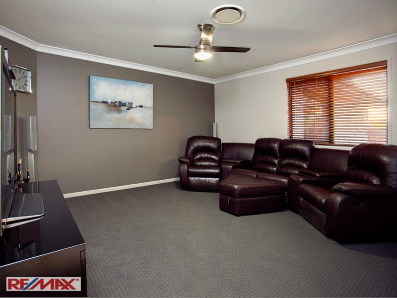 Photo - 22 Stonebrook Ct , Cashmere QLD 4500 - Image 3