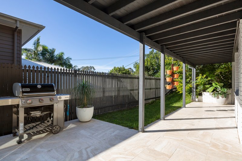 Photo - 22 Strathspey Street, Kenmore QLD 4069 - Image 20