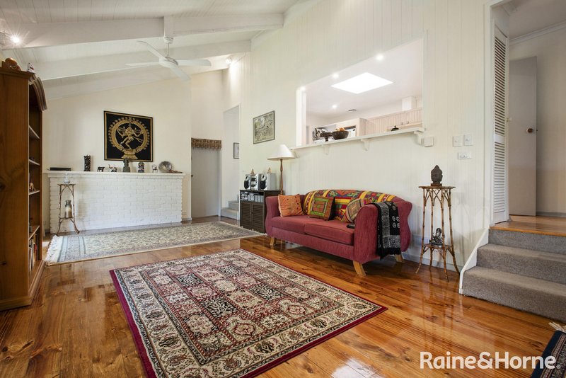 Photo - 22 Stuart Drive, Woodend VIC 3442 - Image 2