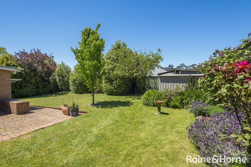 Photo - 22 Stuart Drive, Woodend VIC 3442 - Image 15