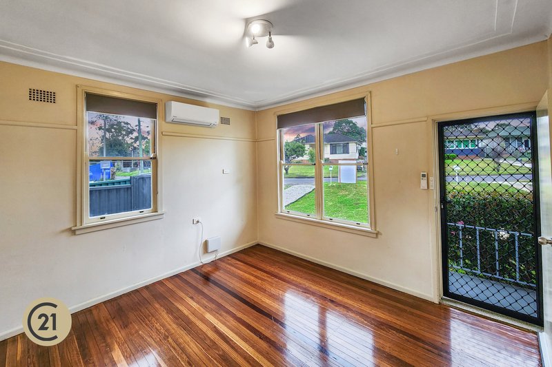 Photo - 22 Stuart Mould Crescent, Lalor Park NSW 2147 - Image 4