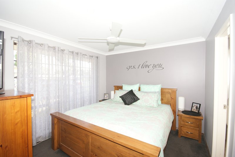 Photo - 22 Studzor Street, Warnbro WA 6169 - Image 3