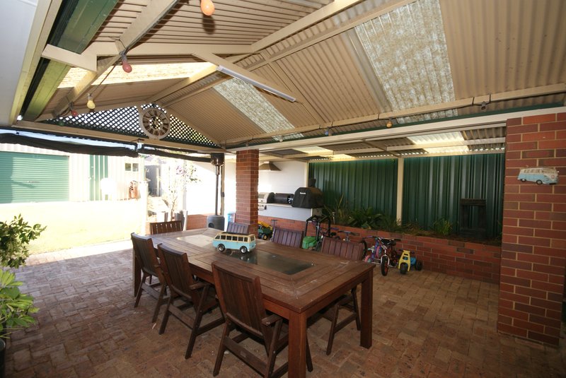 Photo - 22 Studzor Street, Warnbro WA 6169 - Image 18