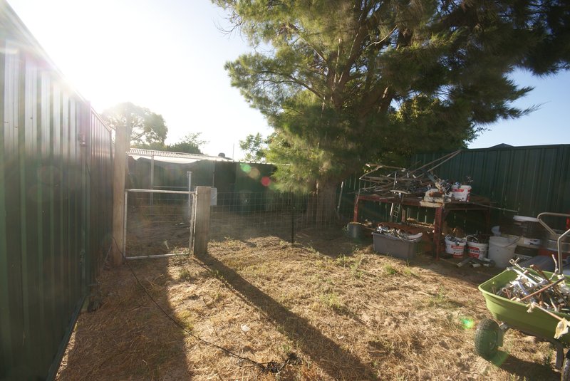 Photo - 22 Studzor Street, Warnbro WA 6169 - Image 26