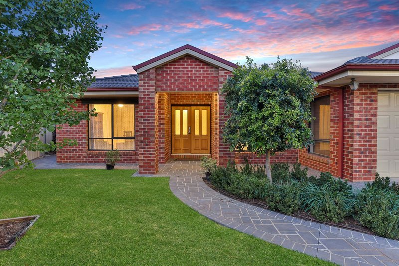 Photo - 22 Suffolk Drive, Mildura VIC 3500 - Image 2