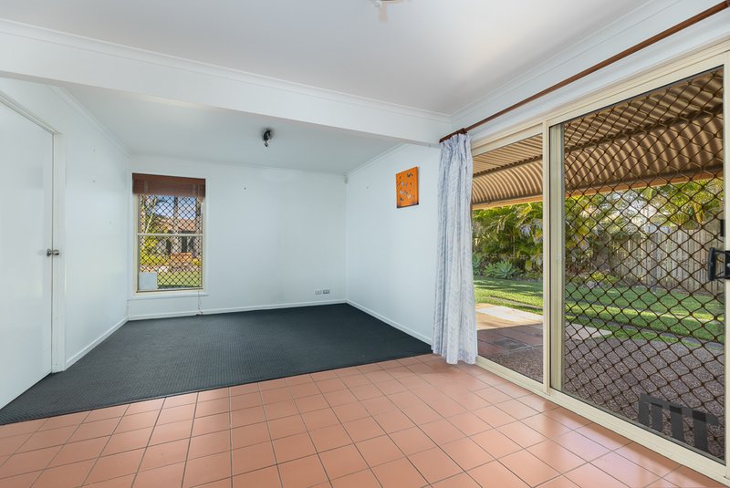 Photo - 22 Summerfields Drive, Caboolture QLD 4510 - Image 7