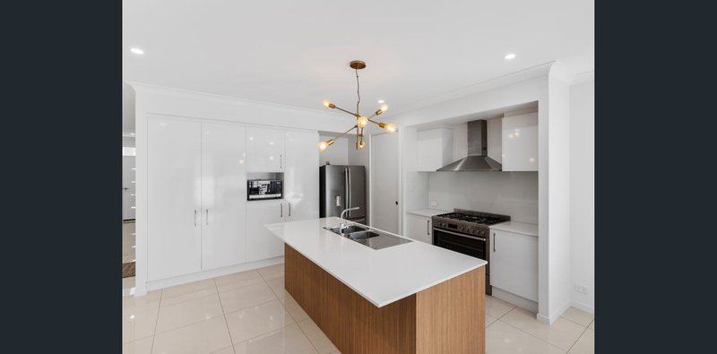 Photo - 22 Sunbury Street, Pallara QLD 4110 - Image 3