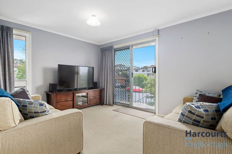 Photo - 2/2 Suncoast Drive, Blackmans Bay TAS 7052 - Image 4