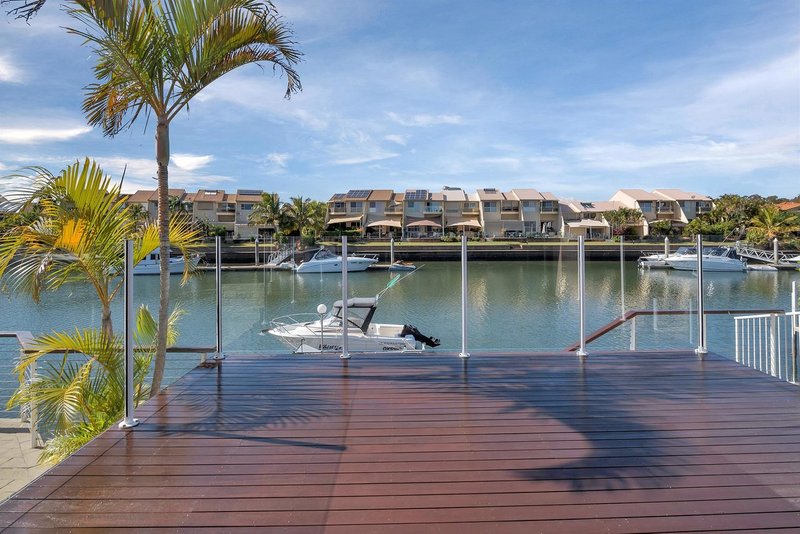 Photo - 22 Sundance Way, Runaway Bay QLD 4216 - Image 2