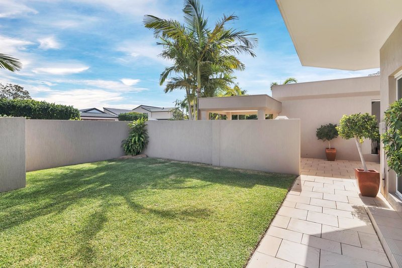 Photo - 22 Sundance Way, Runaway Bay QLD 4216 - Image 19