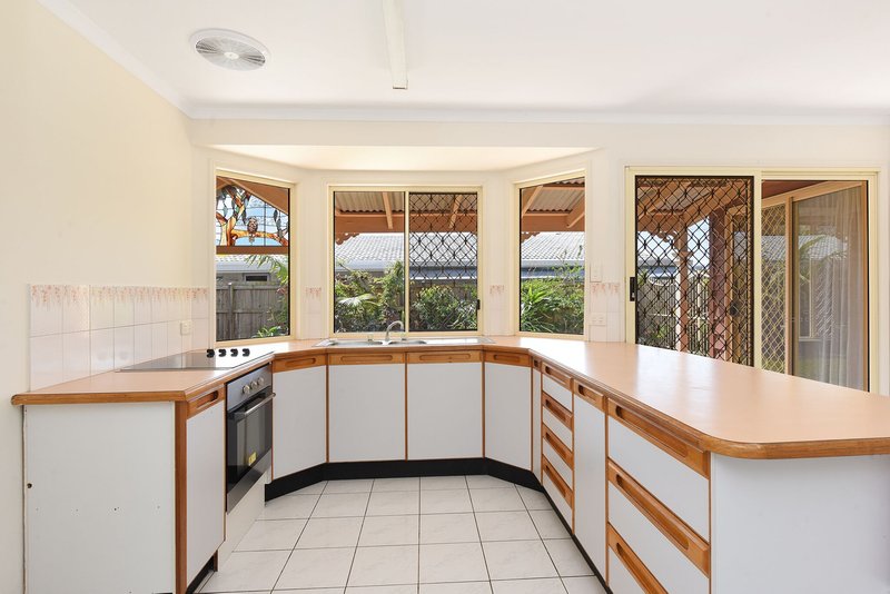 Photo - 22 Surf Road, Maroochydore QLD 4558 - Image 9