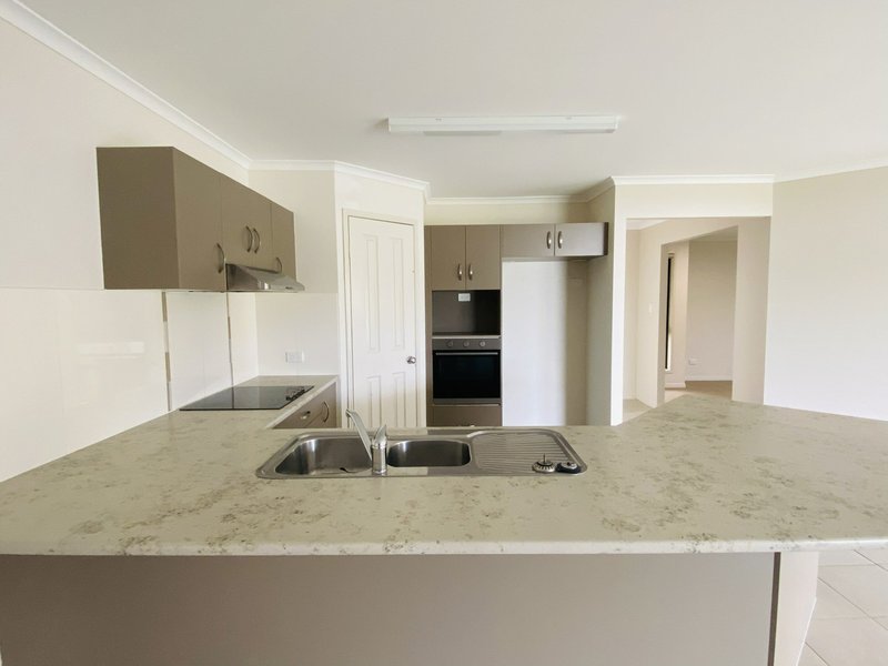 Photo - 22 Surita Court, Boyne Island QLD 4680 - Image 2