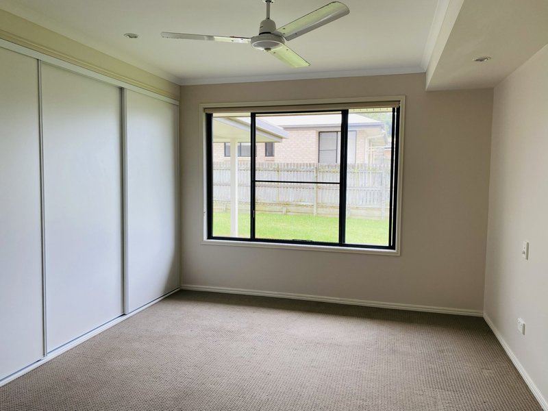 Photo - 22 Surita Court, Boyne Island QLD 4680 - Image 10