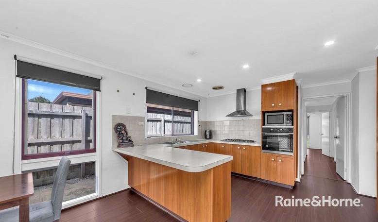 Photo - 22 Taddor Drive, Cranbourne VIC 3977 - Image 3