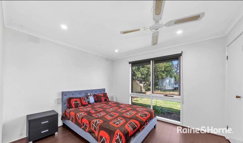 Photo - 22 Taddor Drive, Cranbourne VIC 3977 - Image 5