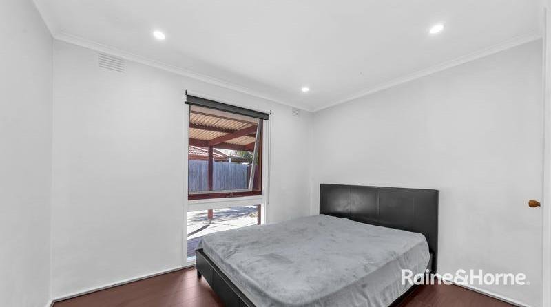 Photo - 22 Taddor Drive, Cranbourne VIC 3977 - Image 8