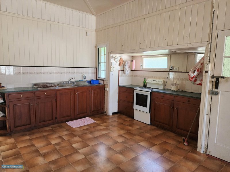 Photo - 22 Tait Street, West Mackay QLD 4740 - Image 8