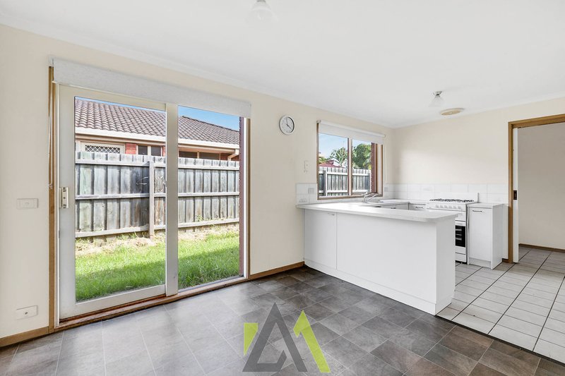 Photo - 22 Taketa Crescent, Frankston VIC 3199 - Image 4